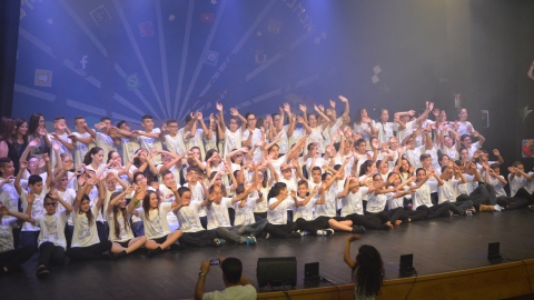 טקס סיום בוגרי תדהר יוני 2014.jpg